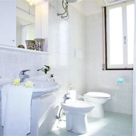 Amazing In Caorle With Communal Pool ביביונה
